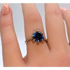 Vintage Marked BT 10K White Gold Blue Spinel Eight Prong Ring Size 6-6.25